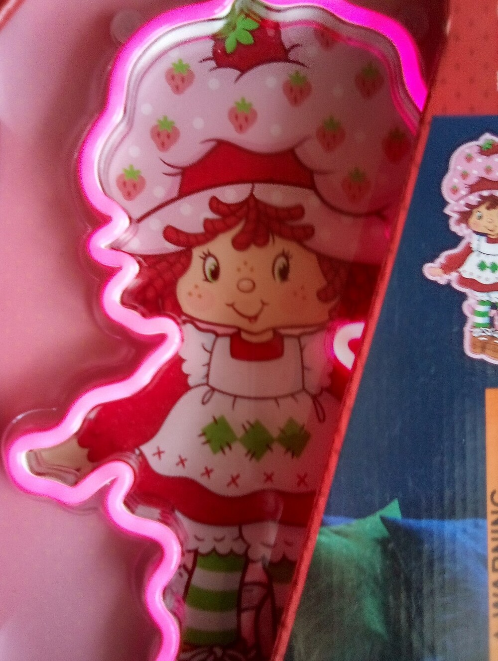 Strawberry Shortcake Light & Backpack - Picture 2 of 4